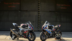 BMW M 1000 RR 2022 có giá tương đương Honda Accord