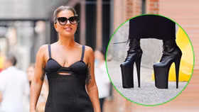 Lady Gaga xuống phố với giày cao gần 30cm