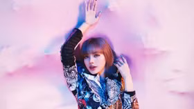 LALISA nỗ lực trở thành một "idol toàn năng" bất thành của Lisa