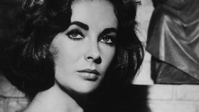 Chế độ dinh dưỡng kì lạ của Elizabeth Taylor