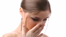 Cẩn thận với những thói quen âm thầm làm tổn hại da