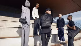 BST phụ kiện capsule Louis Vuitton tại FIFA World Cup Qatar 2022