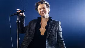 Harry Styles chính thức ra mắt thương hiệu làm đẹp Pleasing