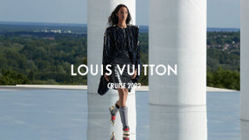 BST Louis Vuitton Cruise 2022 - hơi thở nghệ thuật đậm dấu ấn phong cách futuristic