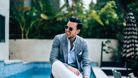 Doanh nhân thay đổi phong cách: Hãy bắt đầu từ… “đôi giày”