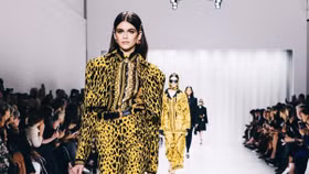 Họa tiết da thú: Từ món đồ cổ điển của giới thượng lưu thành "điểm nhấn" của mùa Thu Đông
