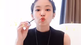 Bắt trend 4 thỏi son cho môi căng mọng từ Blackpink