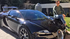 "Tròn mắt" trước bộ sưu tập siêu xe cực khủng của Ronaldo
