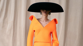 Balenciaga Couture Thu Đông 2021: Màn trở lại ngoạn mục sau hơn 50 năm