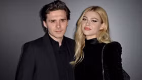 Nicola Peltz diện set đồ “sương sương” 500.000 USD xuống phố