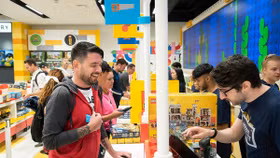 LEGO khai trương cửa hàng lớn nhất thế giới nhân kỷ niệm 90 năm