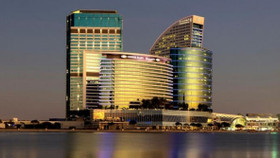 Crowne Plaza Dubai - Khách sạn 'thần tài' của đội tuyển Việt Nam