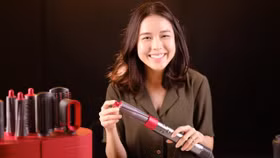 Tự làm tóc "tại gia" đón tết với máy tạo kiểu tóc Dyson Airwrap phiên bản giới hạn