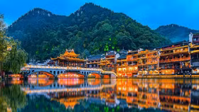 Nét đẹp nhuốm màu thời gian tại Phượng Hoàng cổ trấn