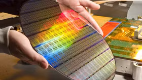 Cách đáp trả trong cuộc chiến chip Trung Quốc