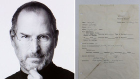 Đơn xin việc năm 1973 của Steve Jobs được bán đấu giá