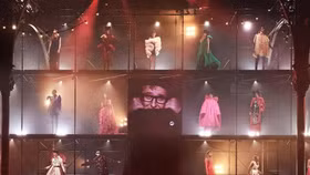 Thế giới thời trang cùng tưởng niệm NTK Alber Elbaz quá cố