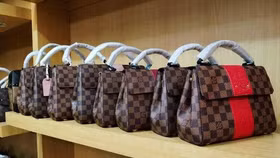 Kinh nghiệm mua túi Louis Vuitton chính hãng