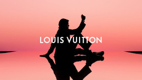 Louis Vuitton ra mắt đồng hồ thông minh Tambour Horizon Light Up