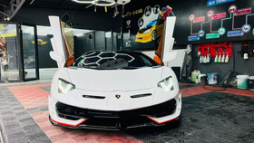 Lamborghini Aventador Roadster độ thành phiên bản giới hạn SVJ đầu tiên tại Việt Nam