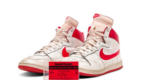 Nike Air Ship của Micheal Jordan có gì đặc biệt mà được đấu giá tới 1,47 triệu USD ?