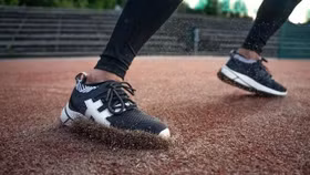 Giày thể thao làm từ bã cà phê của hai chàng trai gốc Việt