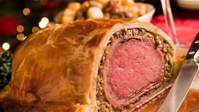 Bò cuộn đút lò Wellington - Vua của các bữa tiệc sang trọng ở Châu Âu