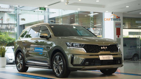 Kia Sorento PHEV cập bến đại lý: khác biệt so với bản chạy xăng và diesel, giá từ 1,4 tỷ đồng