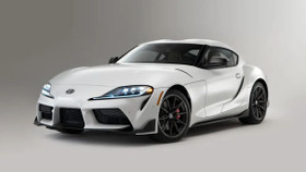 Toyota GR Supra 2023 được bổ sung thêm phiên bản số sàn