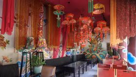 Quán cà phê phong cách tín ngưỡng thờ Mẫu