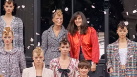 Chanel Couture Thu Đông 2021: Những bản nhạc sắc màu