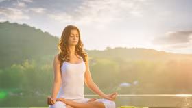 Xây dựng sức khỏe dẻo dai với "10 tư thế yoga dễ dàng" cho người mới bắt đầu