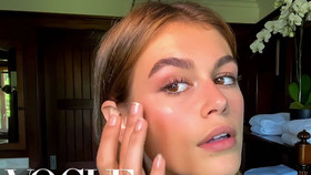 Kaia Gerber chia sẻ bí quyết chăm sóc da hàng ngày chuẩn siêu mẫu