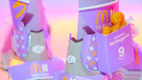 “Độ” sneaker chất lừ từ giấy gói bữa ăn BTS của McDonald