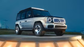 Mercedes Benz tham gia cuộc đua ô tô điện: Mercedes EQ "đẹp dịu dàng và thêm chói lóa"
