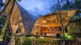 Khu nghỉ dưỡng toàn gỗ ở Bali