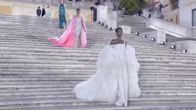 Valentino - Haute Couture Fall Winter 2022/2023: Khởi nguồn mới