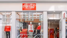 London “chào đón” cửa hàng Coca Cola đầu tiên
