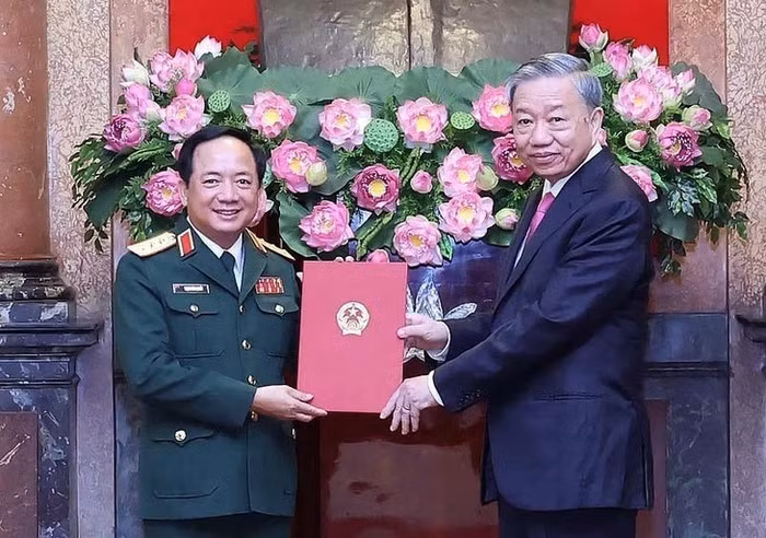 Chủ tịch nước Tô Lâm trao Quyết định bổ nhiệm chức vụ cho Thượng tướng Trịnh Văn Quyết