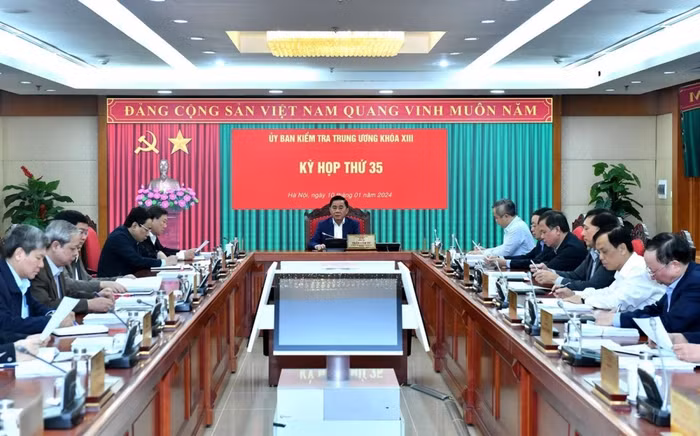 Kỳ họp thứ 35 của Ủy ban Kiểm tra Trung ương