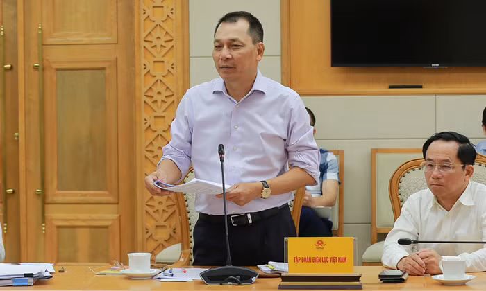 Chủ tịch EVN tại cuộc họp