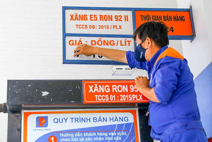 Giá xăng dầu chiều nay đồng loạt giảm