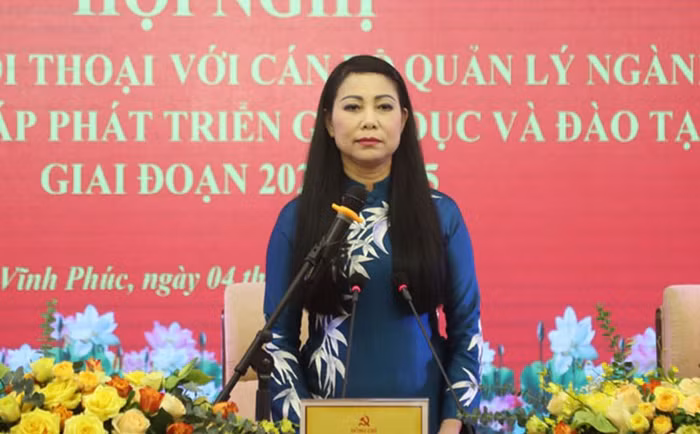 Bà Hoàng Thị Thúy Lan