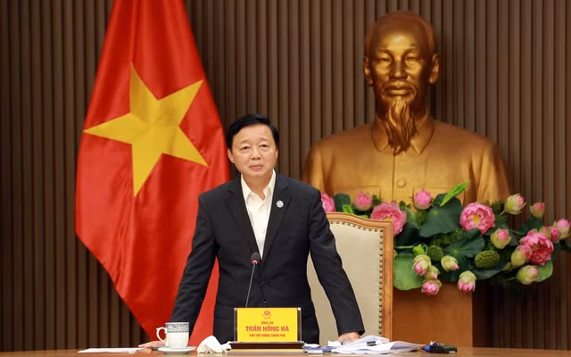 Phó Thủ tướng Trần Hồng Hà tại cuộc họp 