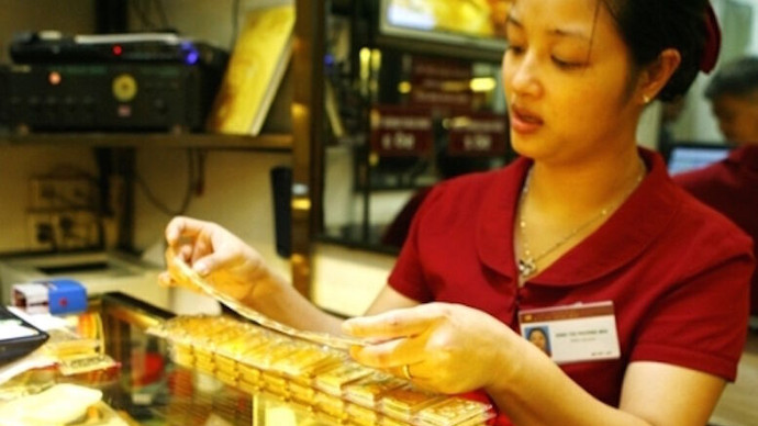 Vàng thế giới phá đỉnh lịch sử, SJC cũng leo sát mốc cao nhất