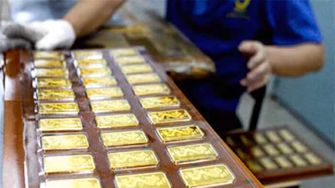 Sau cơn say vàng, nhà đầu tư đứng trước "ngã ba đường"