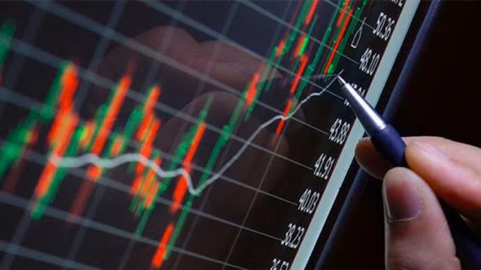 Thanh khoản chạm đáy, VN-Index thiếu động lực bứt phá
