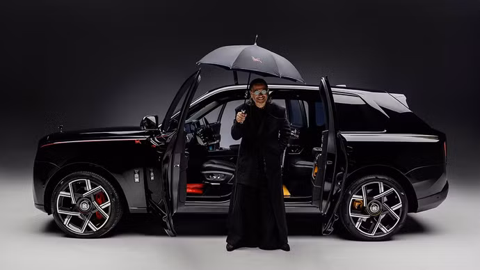Nghệ sĩ gốc Việt tham gia dự án bespoke cho Rolls-Royce Cullinan Black Badge