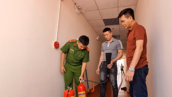 Cơ quan Công an kiểm tra công tác phòng cháy, chữa cháy