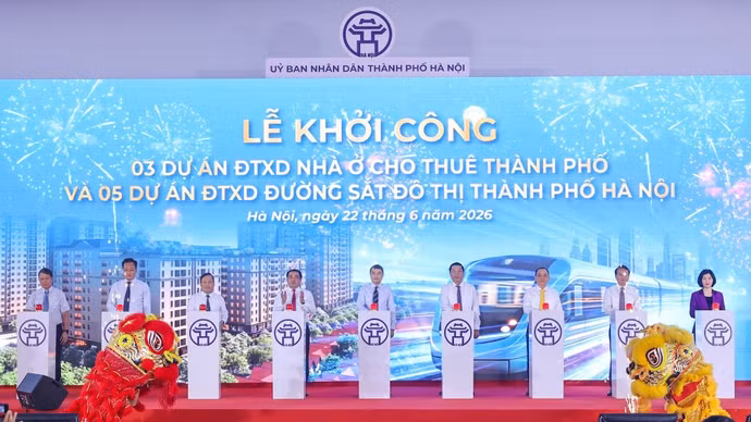 Thủ tướng Chính phủ Lê Minh Hưng và các đại biểu ấn nút khởi công các dự án